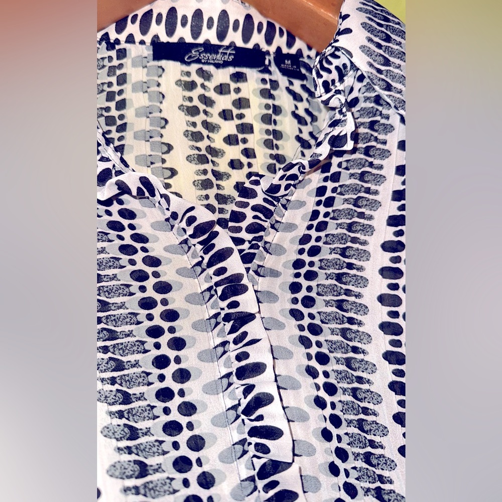 Geometric pattern blouse - Picture 3 of 5